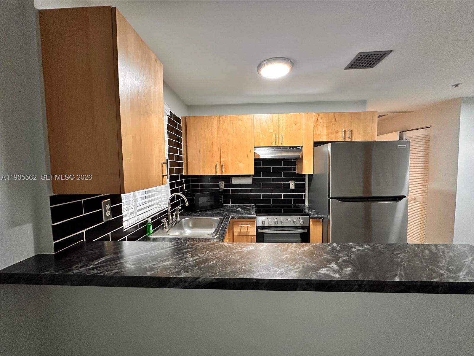 1542 Drexel Avenue 107 Property Photo 4