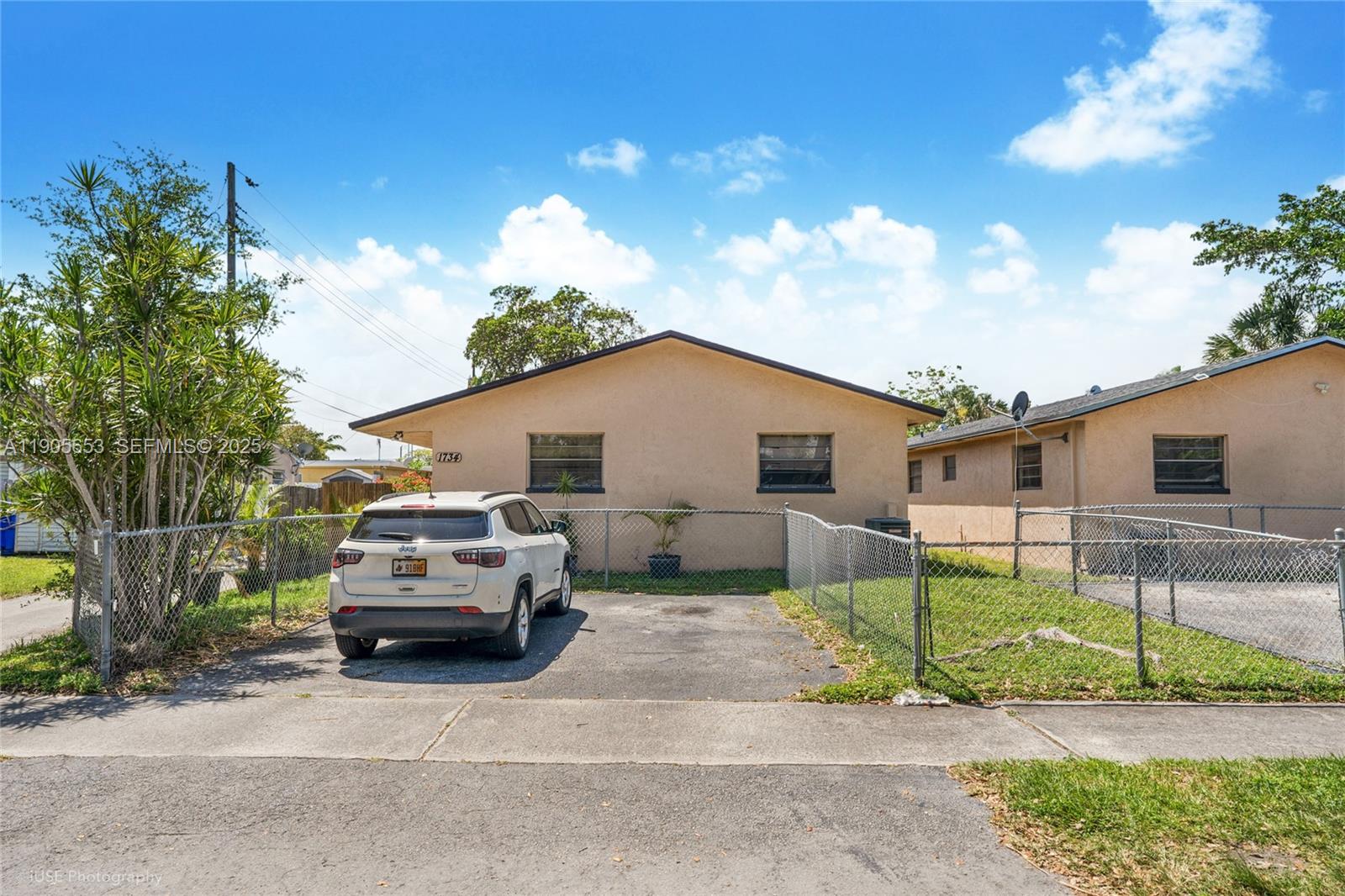 1734 N 16th Court