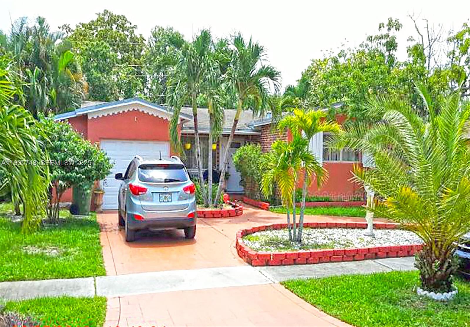 631 Sw 69th Avenue Property Photo 1