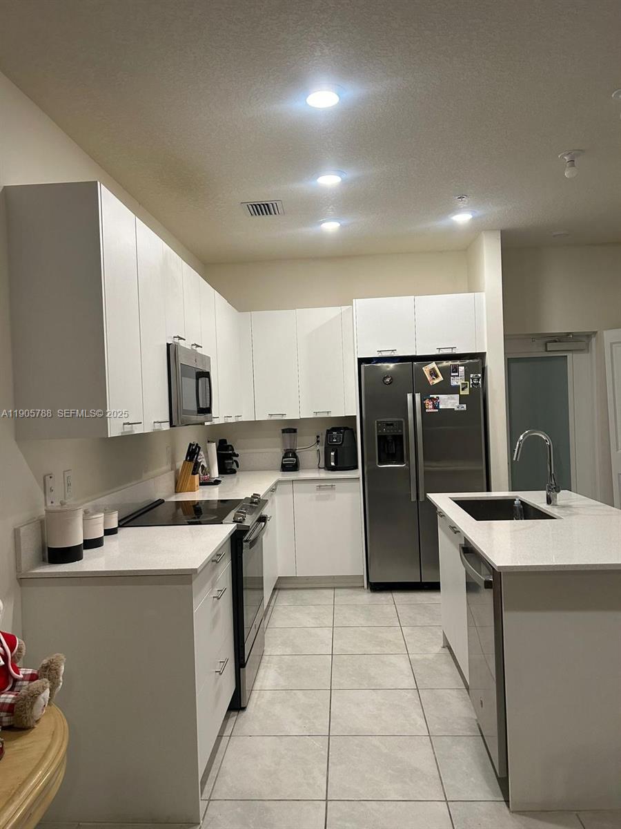 A11905788 Property Photo 4