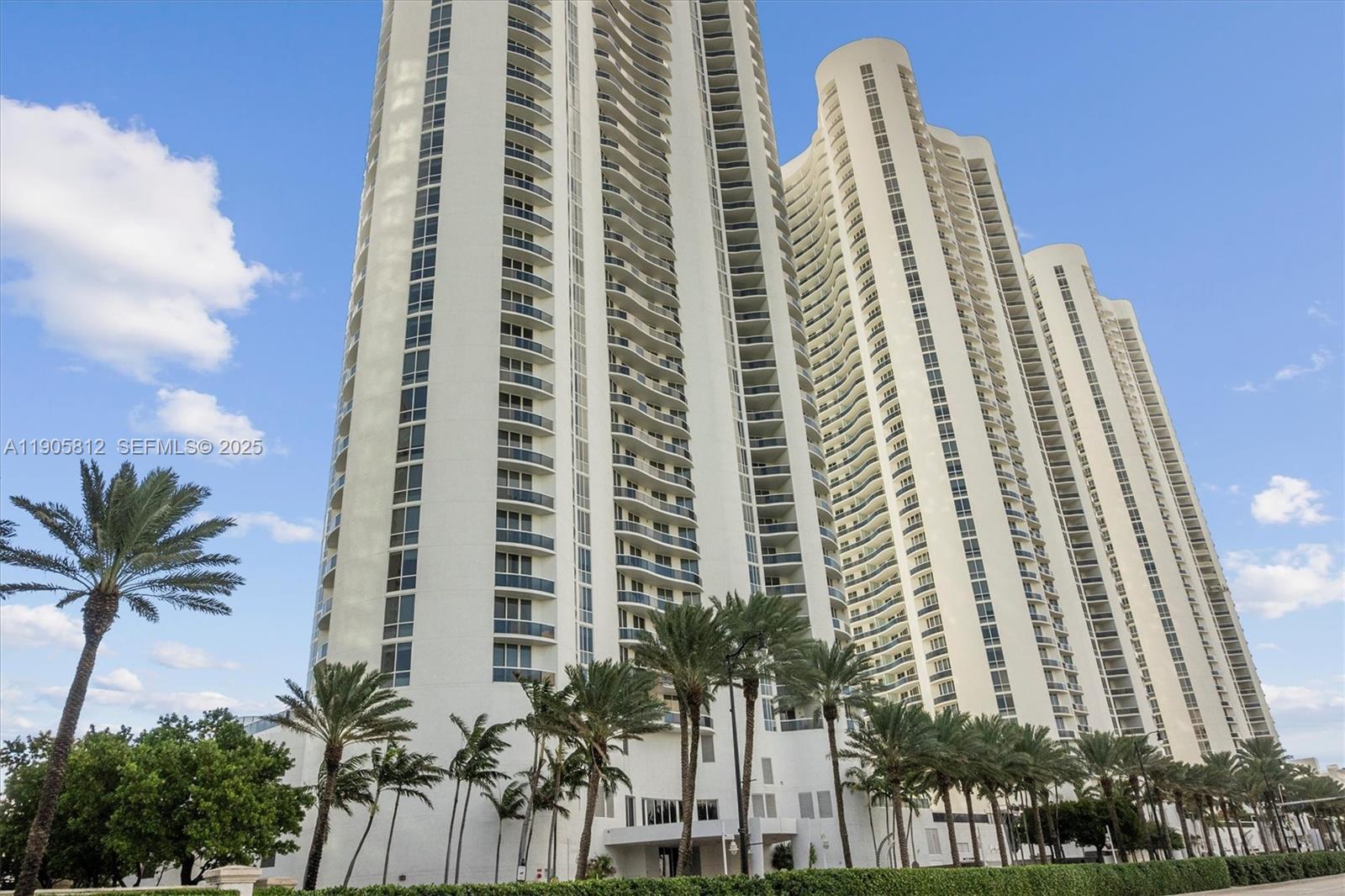 15811 Collins Avenue 3405 Property Photo 3