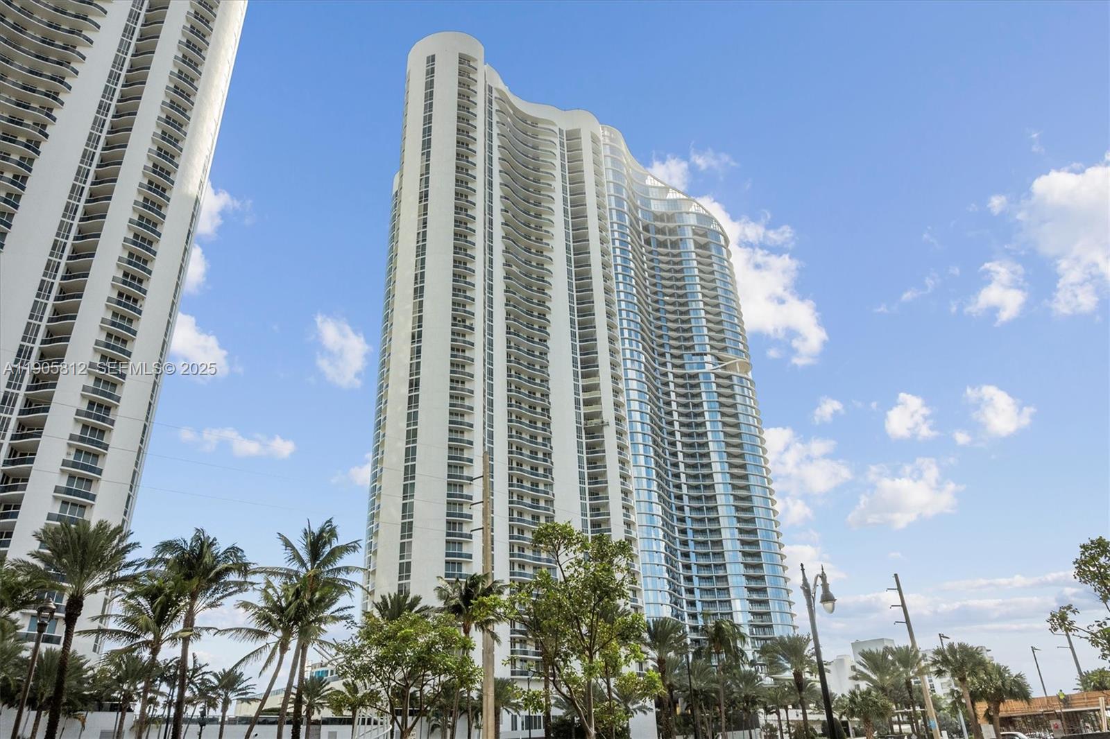 15811 Collins Avenue 3405 Property Photo 4
