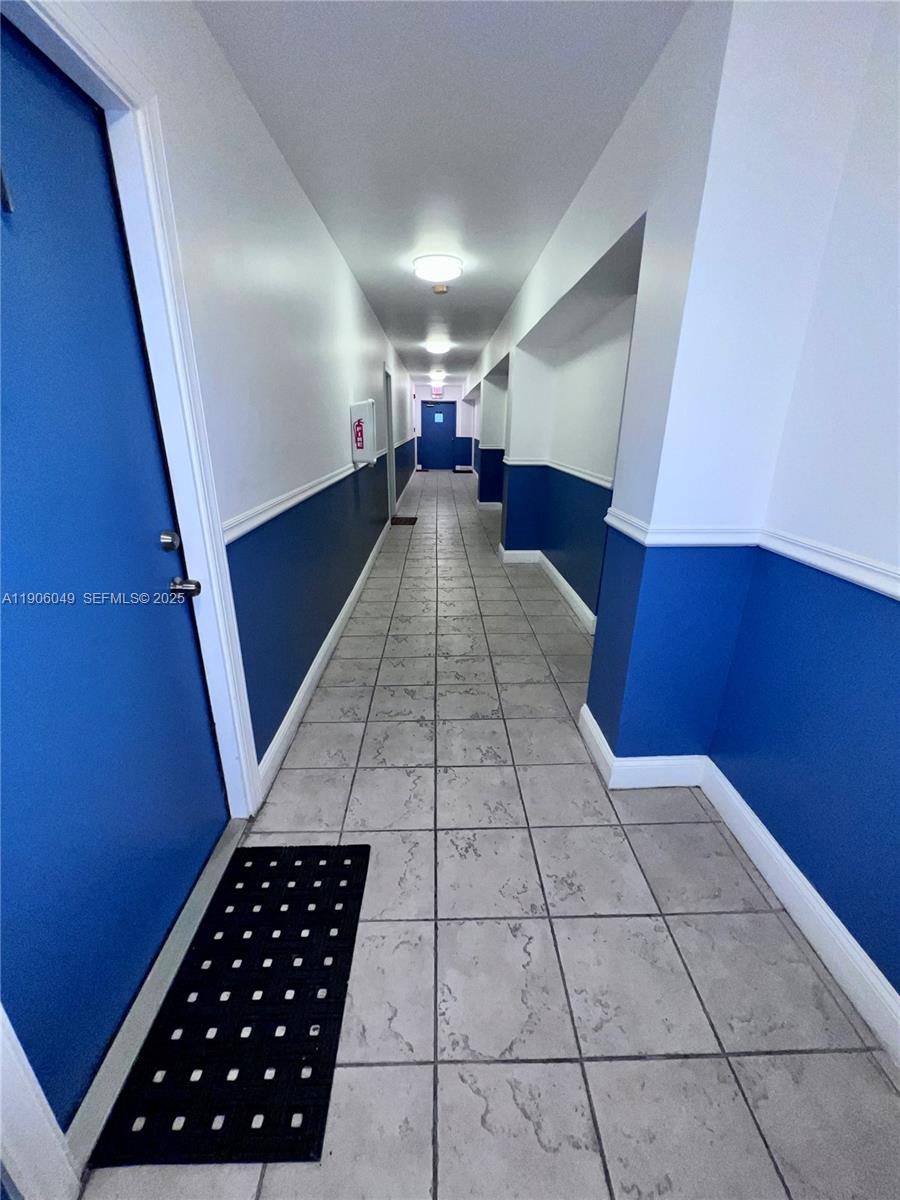 12290 NE 11th Court 305