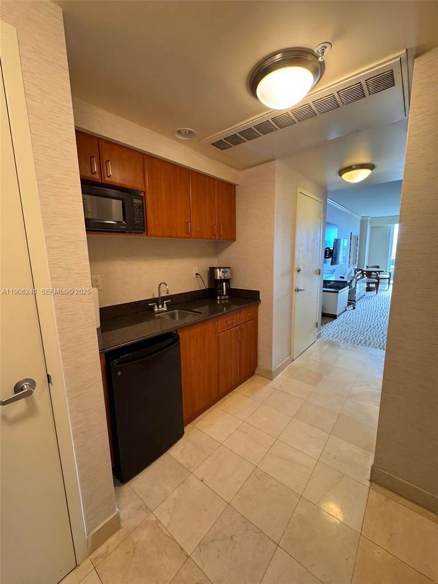 18001 Collins Avenue 1117 Property Photo 2