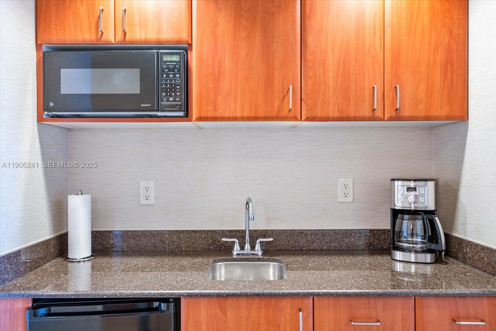 18001 Collins Avenue 1117 Property Photo 18