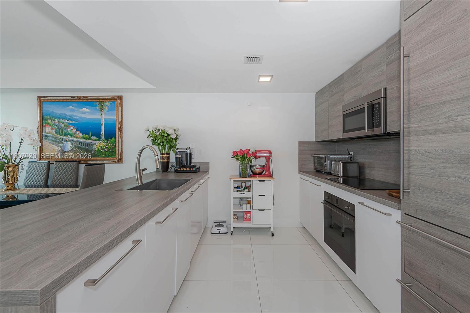 400 Sunny Isles Boulevard 906 Property Photo 9