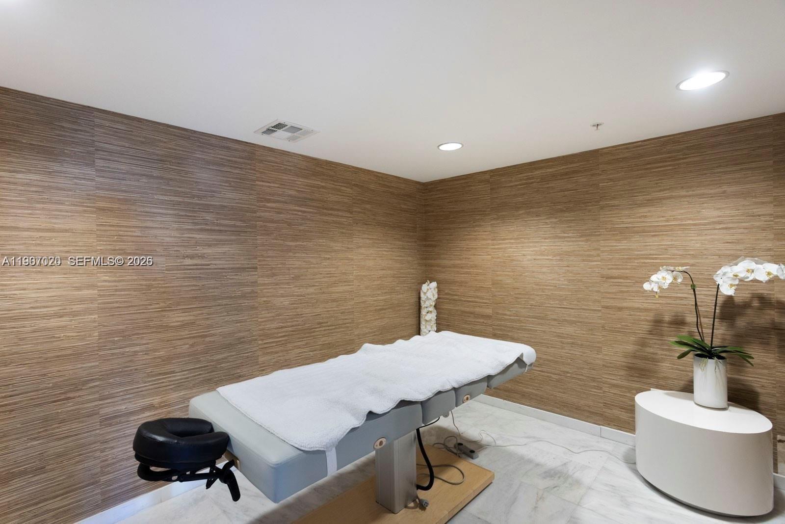 400 Sunny Isles Boulevard 906 Property Photo 32