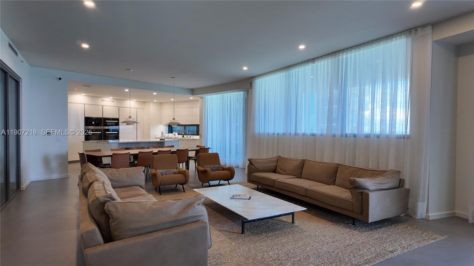 18555 Collins Avenue 905 Property Photo 1