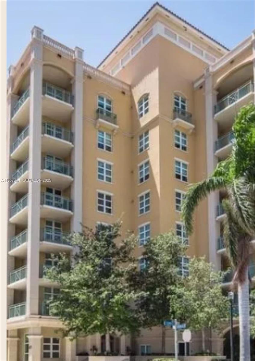 403 S Sapodilla Avenue 104