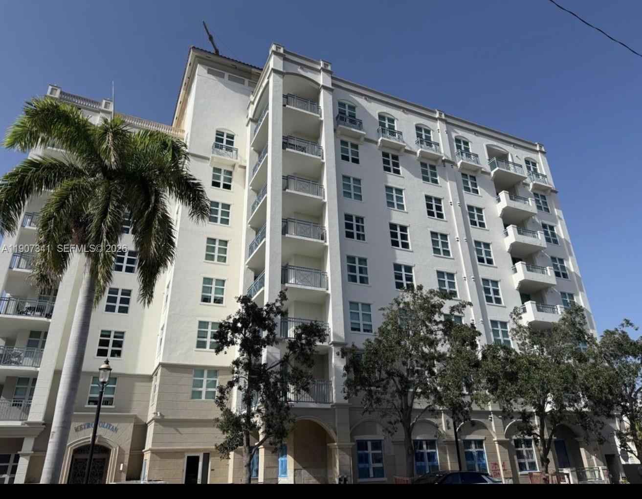 403 S Sapodilla Avenue 104