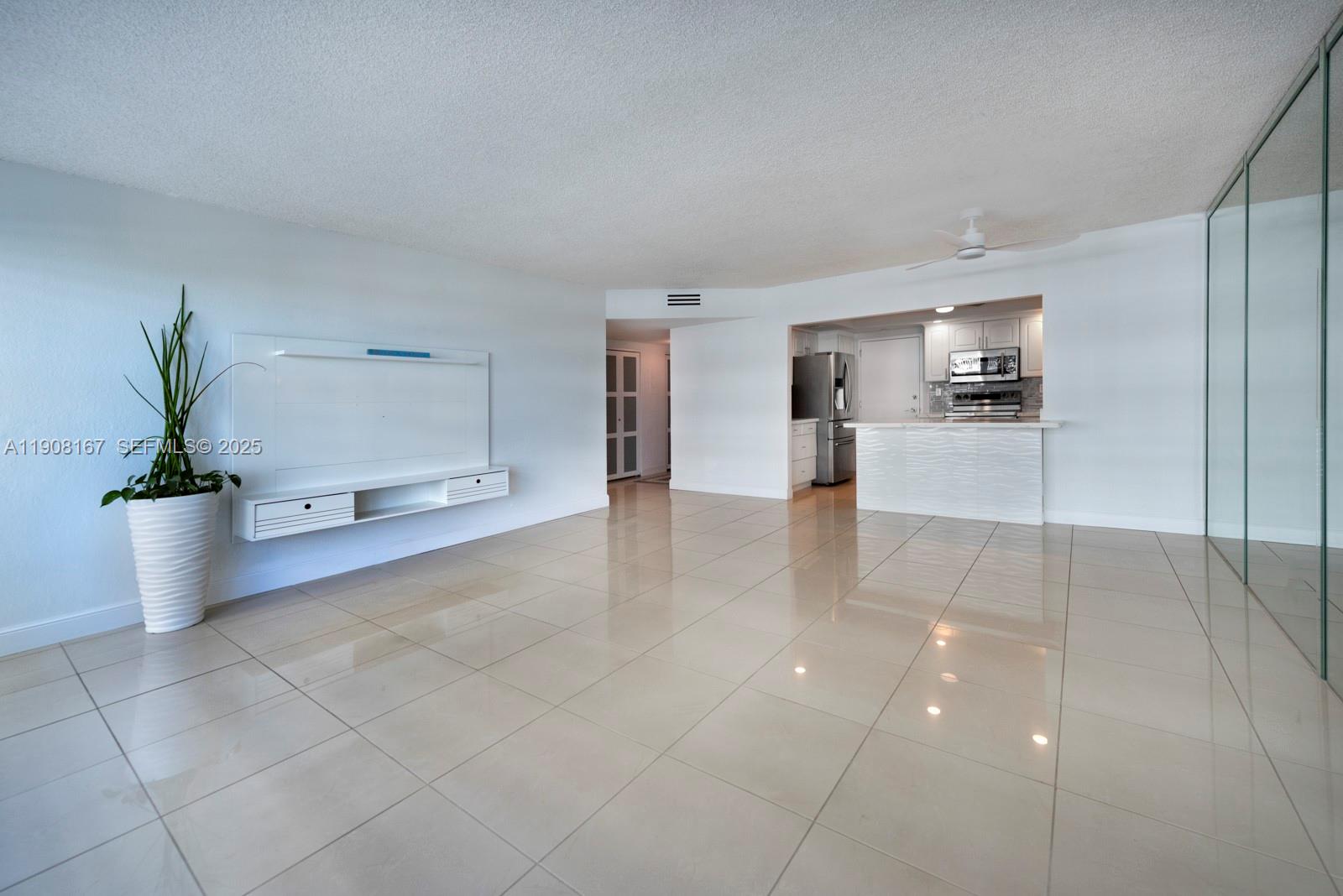 4010 Galt Ocean Drive 815 Property Photo 3