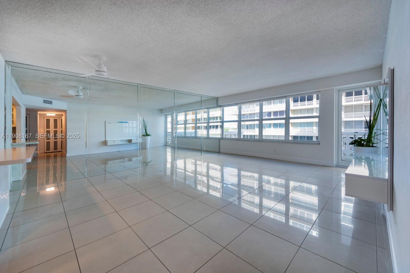4010 Galt Ocean Drive 815 Property Photo 5