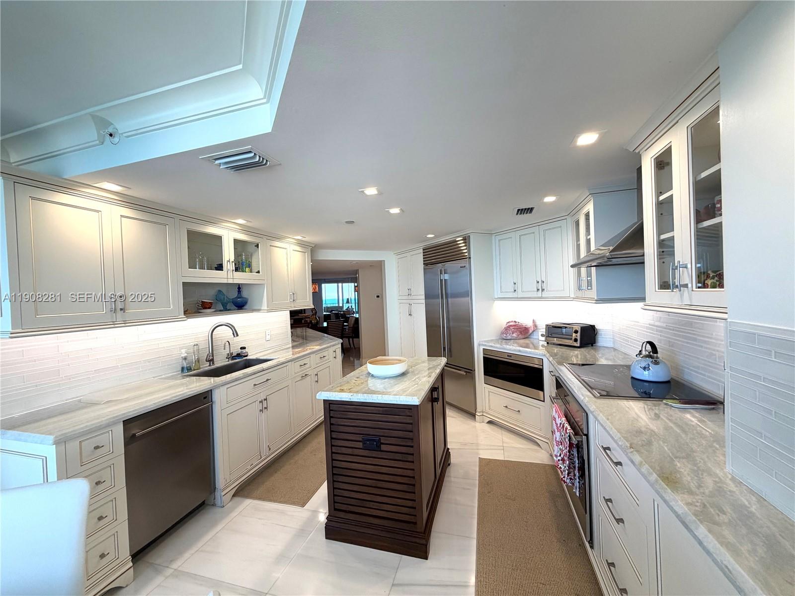 5200 N Ocean Drive 1801 Property Photo 22