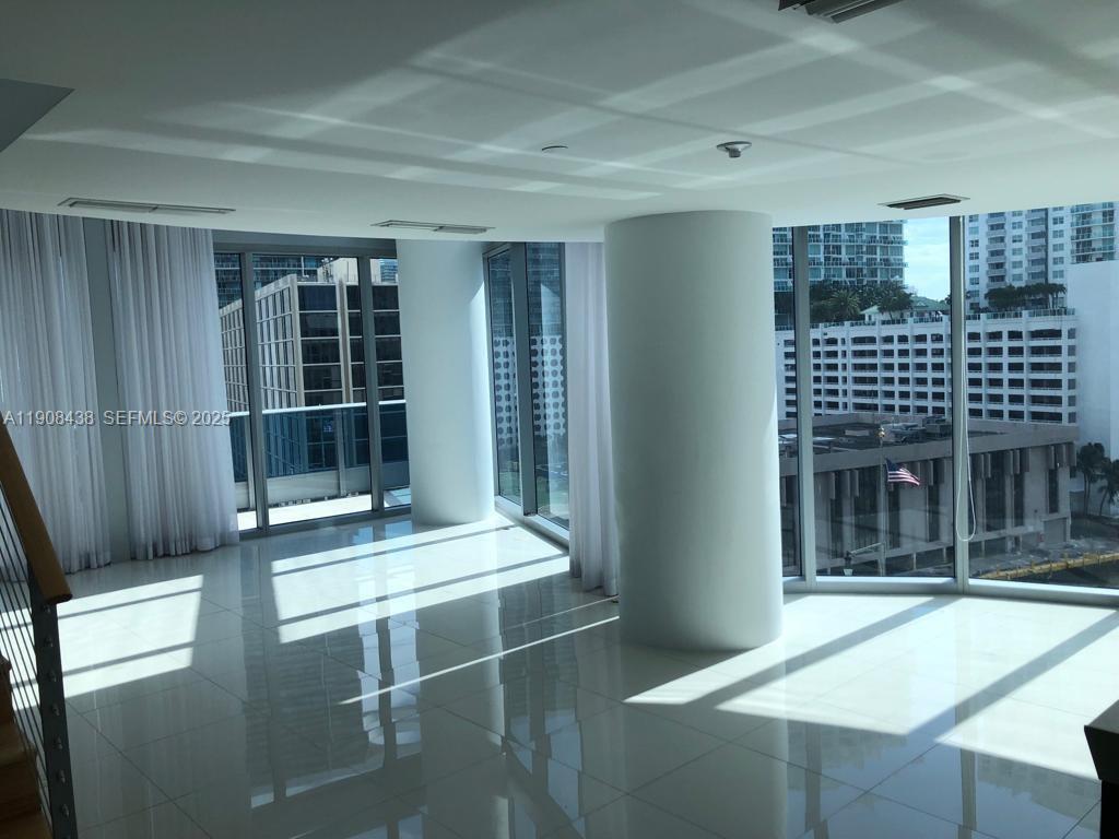 200 Biscayne Boulevard Way 902 Property Photo 1