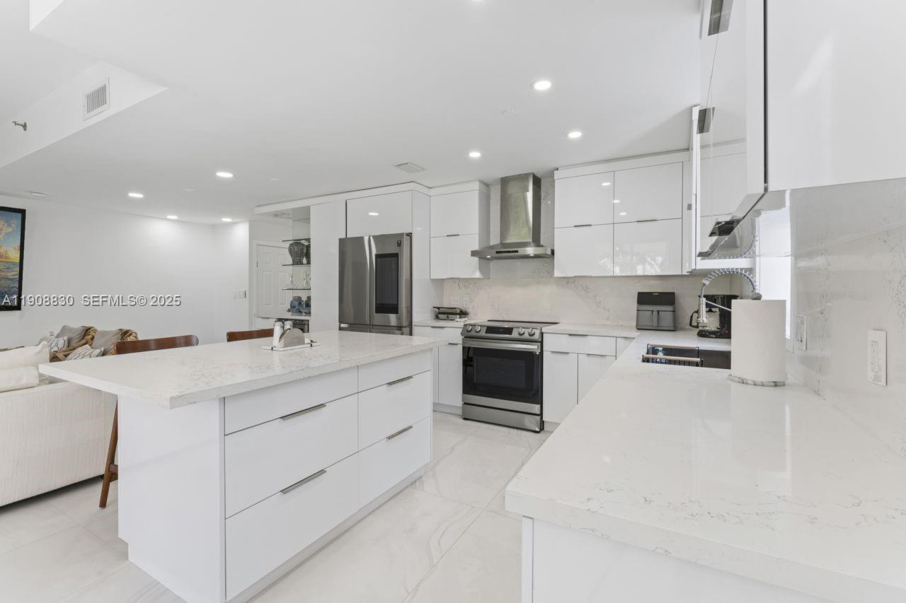 19217 Fisher Island Drive 19217 Property Photo 12