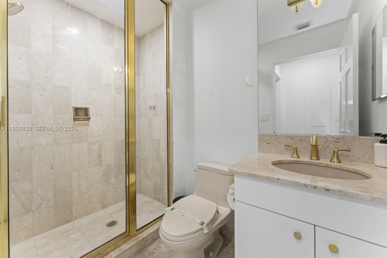 19217 Fisher Island Drive 19217 Property Photo 25