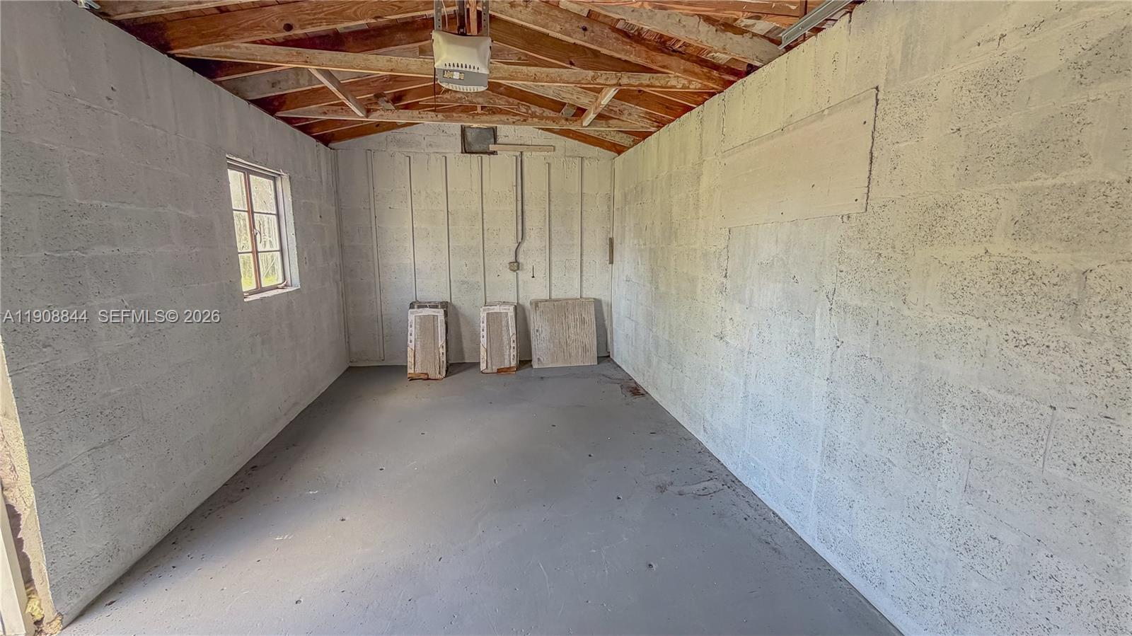 2462 Johnson Street Property Photo 30