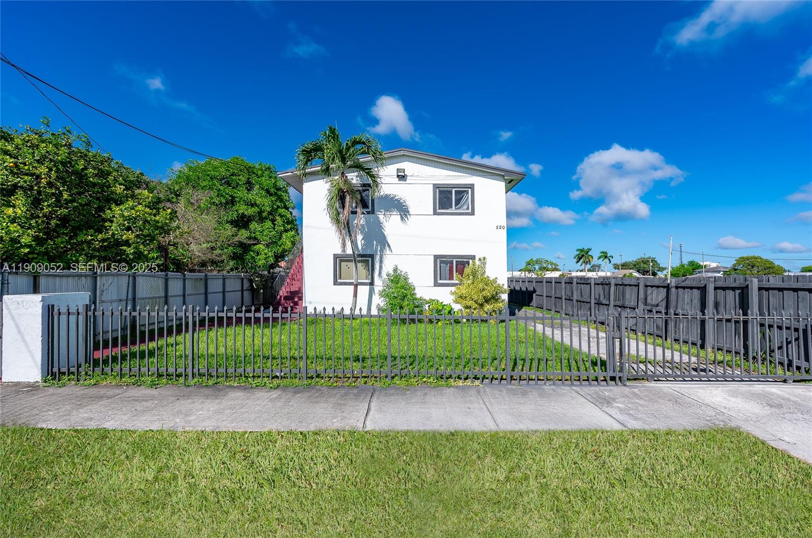 520 SW Krome Terrace