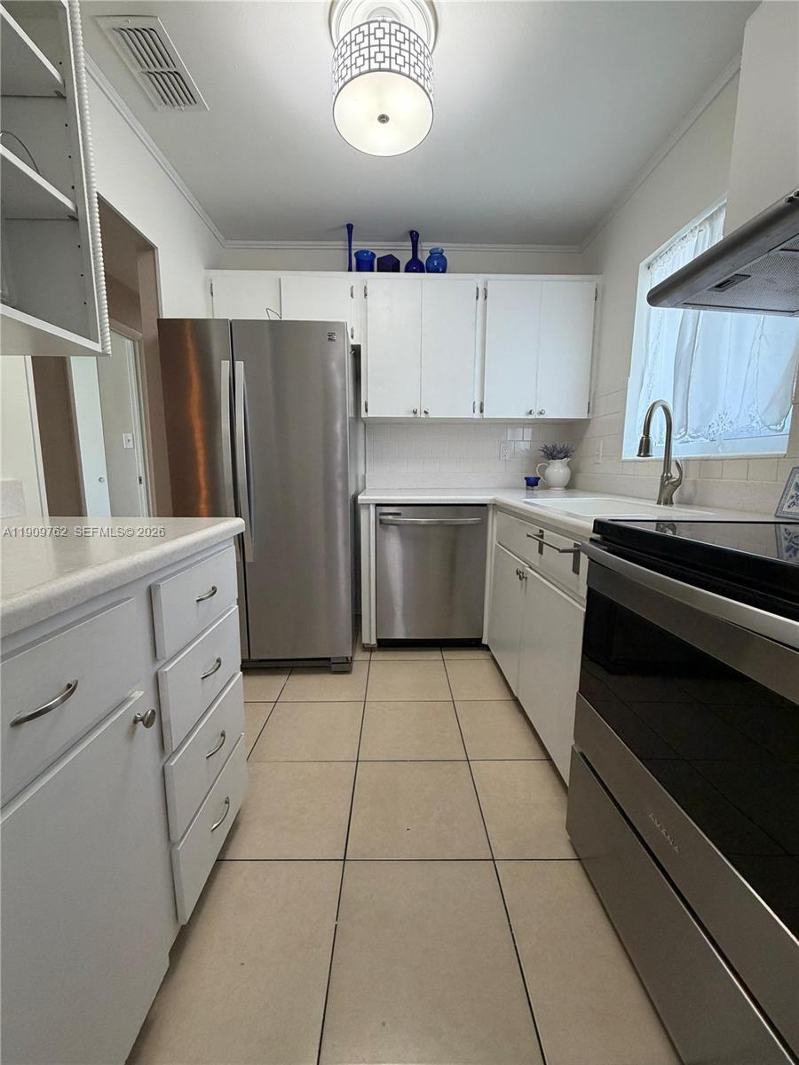 1832 Sunny Drive D-32 Property Photo 1