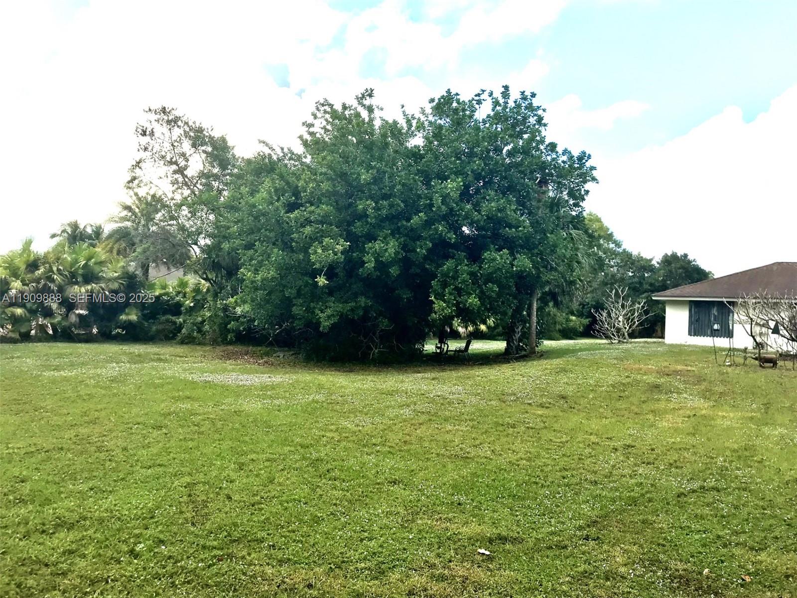 A11909838 Property Photo 18