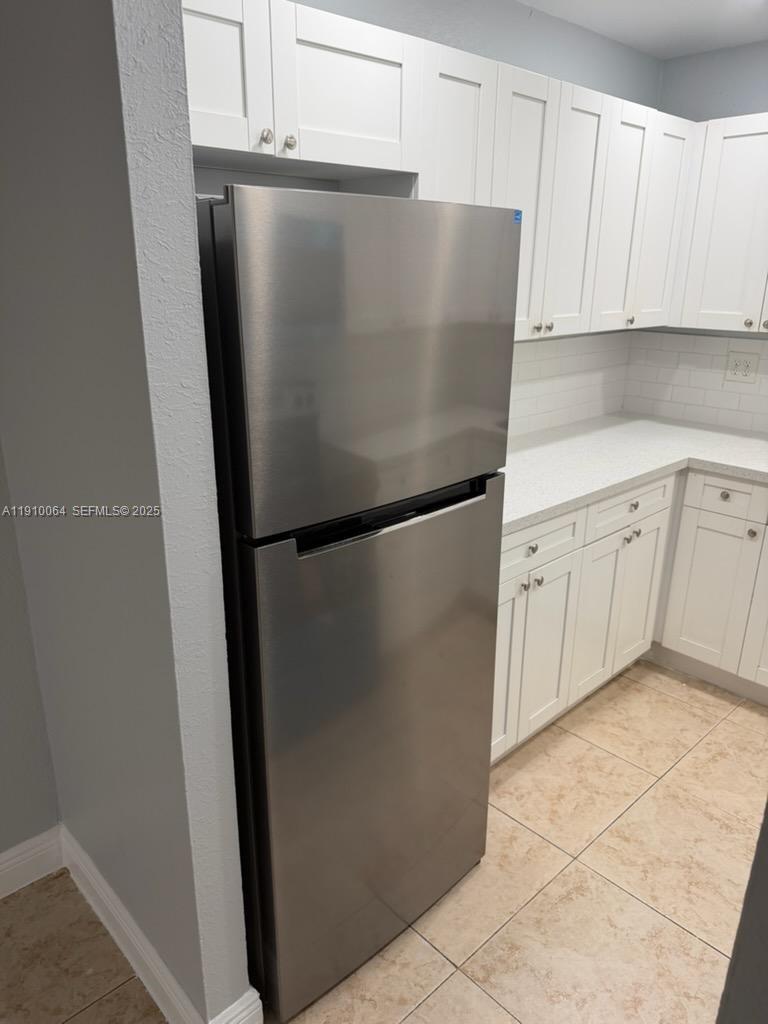 1805 W 56th Street 412 Property Photo 5
