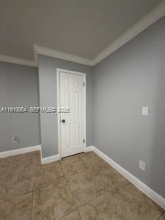 1805 W 56th Street 412 Property Photo 13