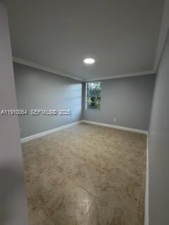 1805 W 56th Street 412 Property Photo 15