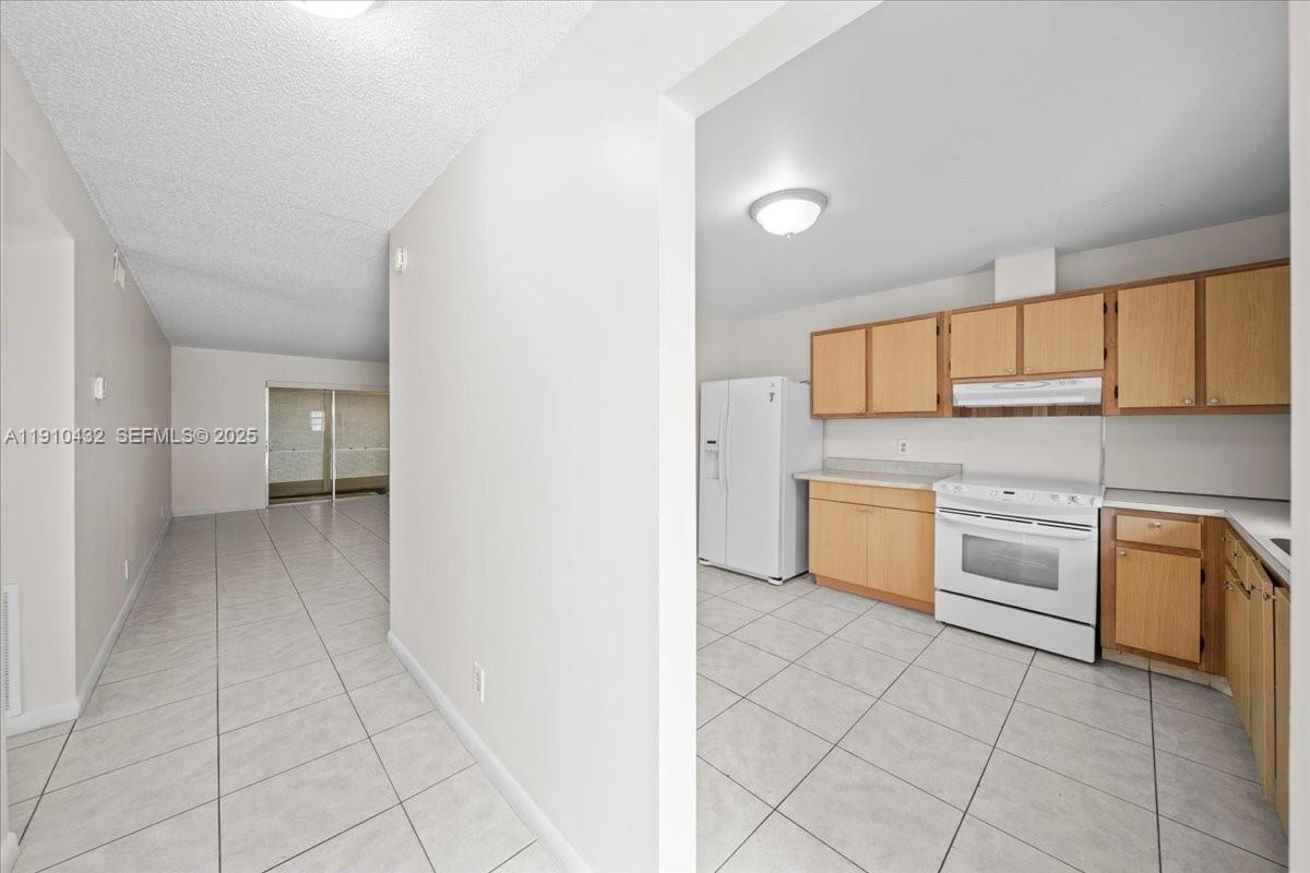 508 Holyoke Lane A Property Photo 3