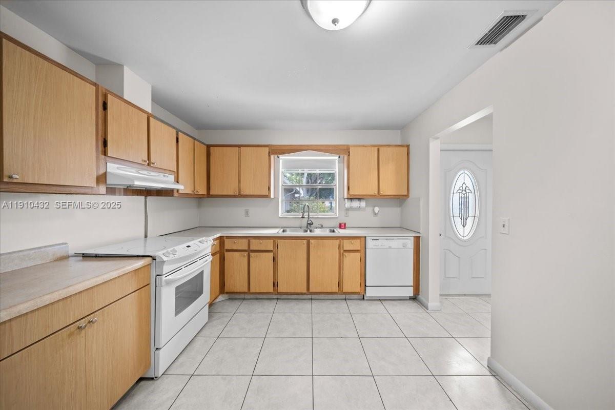 508 Holyoke Lane A Property Photo 5