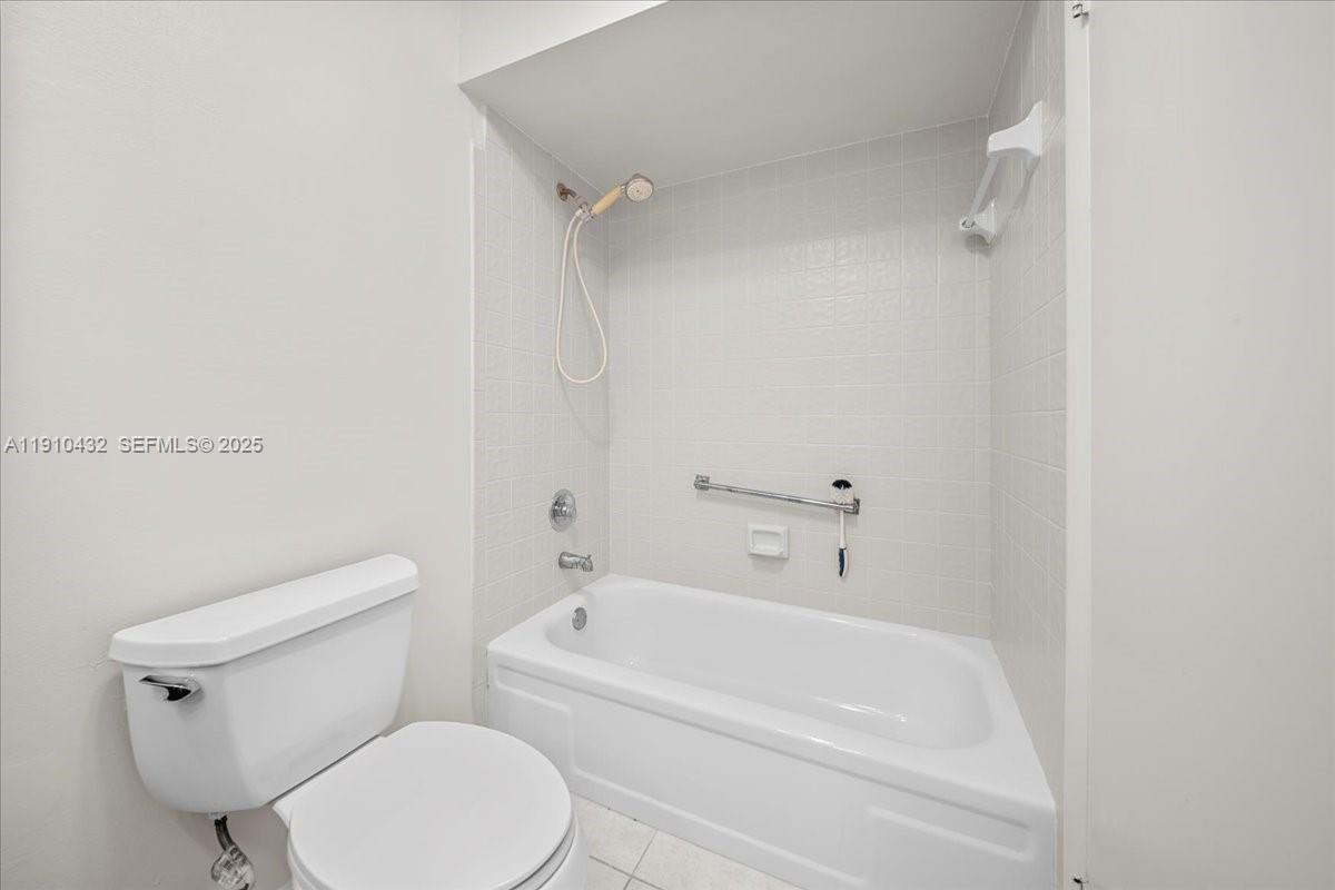 508 Holyoke Lane A Property Photo 19