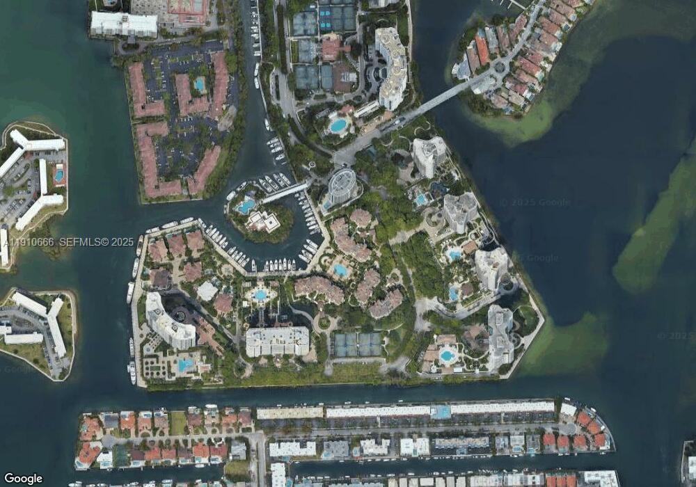 3900 Island Boulevard B-303 Property Photo 3