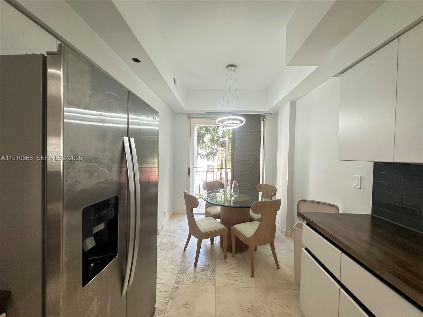 3900 Island Boulevard B-303 Property Photo 16