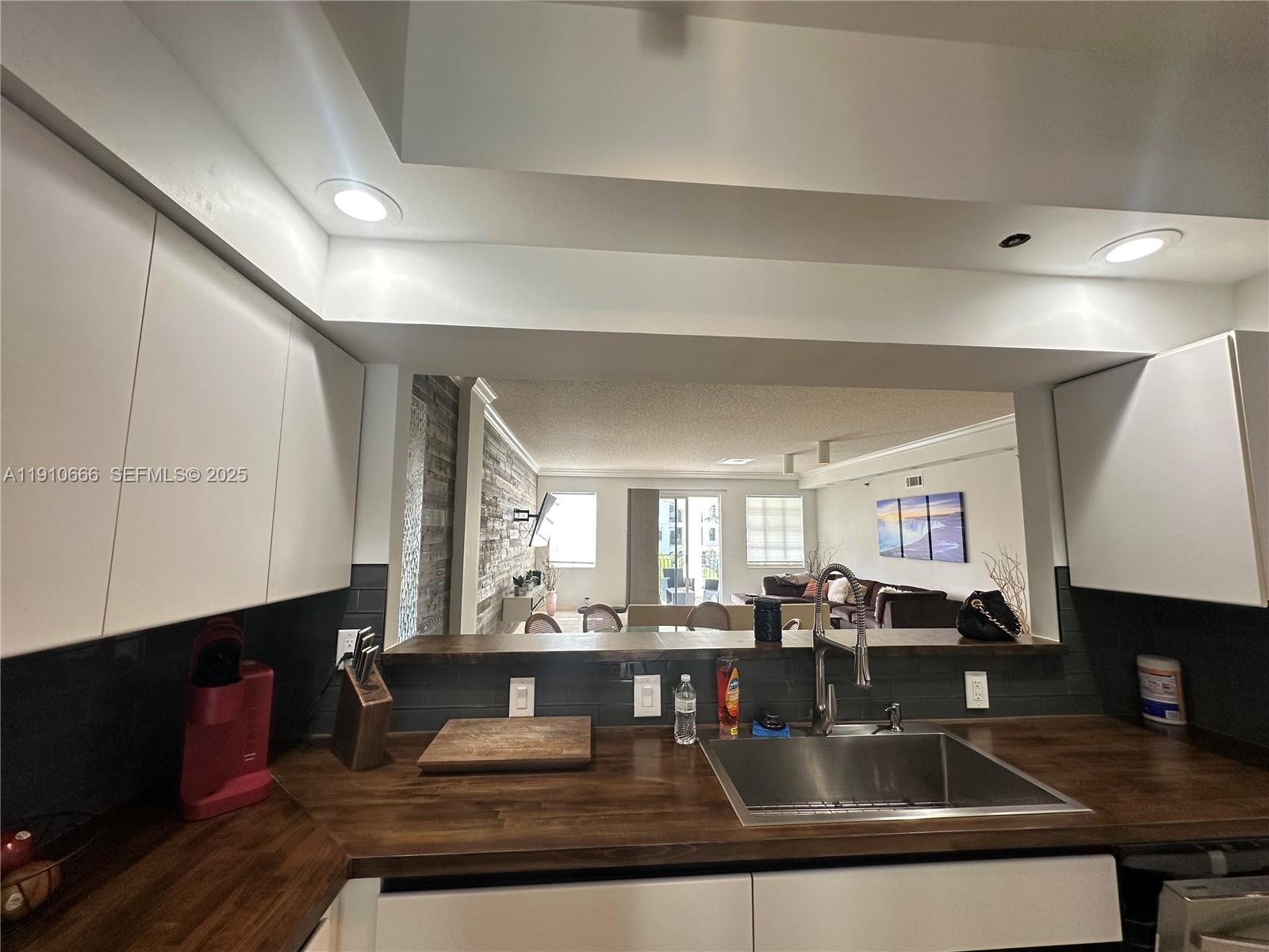 3900 Island Boulevard B-303 Property Photo 18