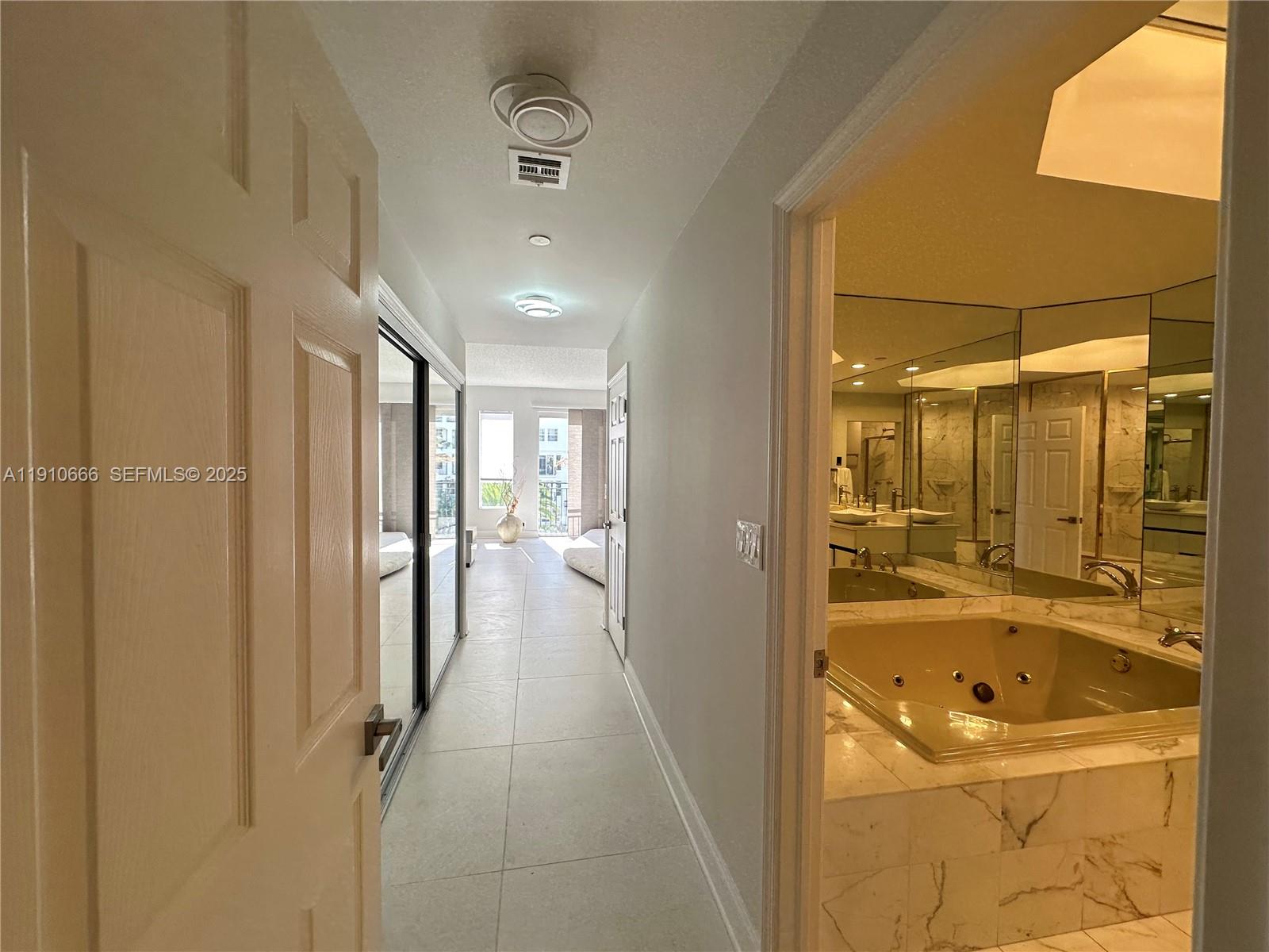 3900 Island Boulevard B-303 Property Photo 19