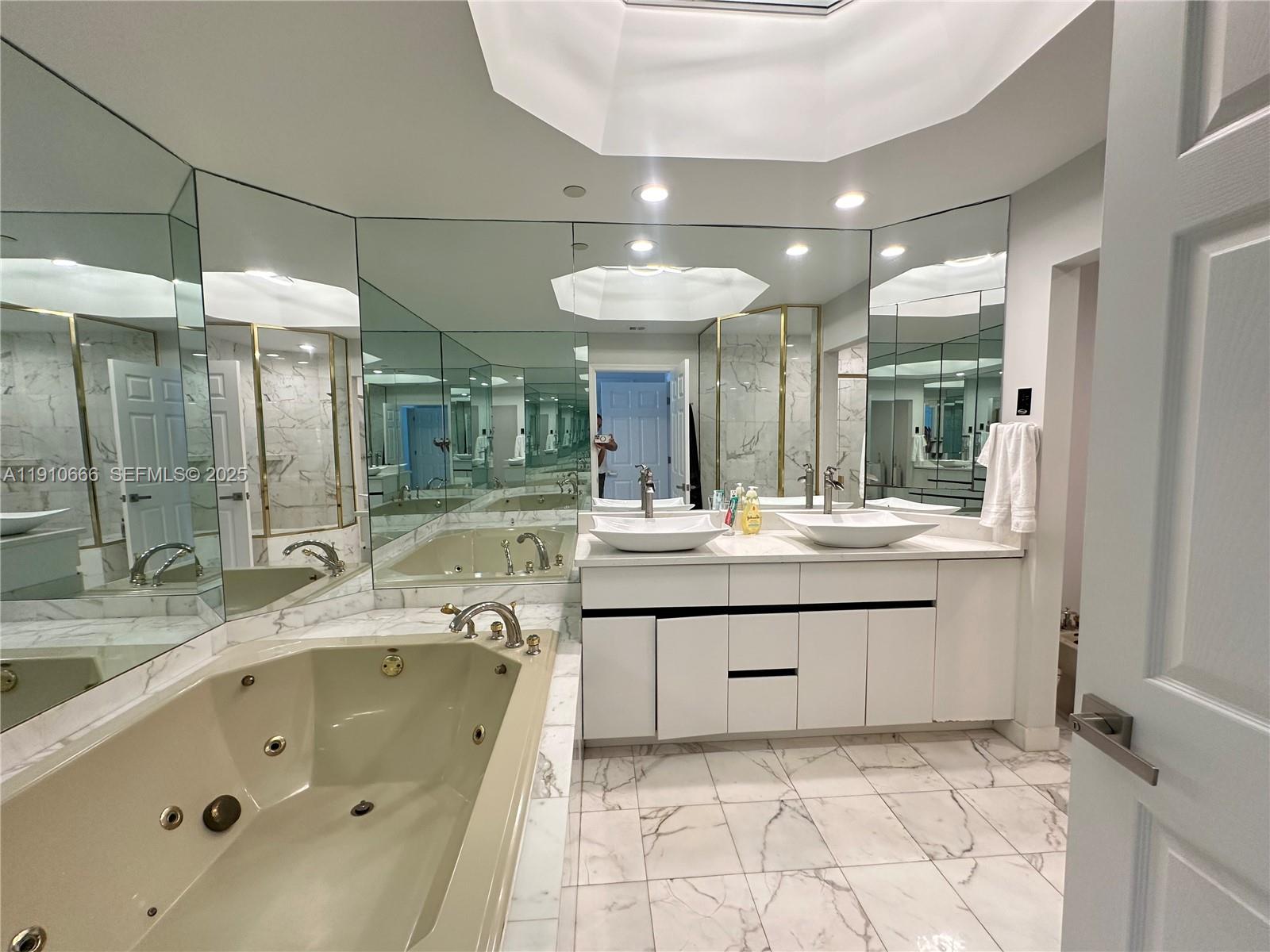 3900 Island Boulevard B-303 Property Photo 27