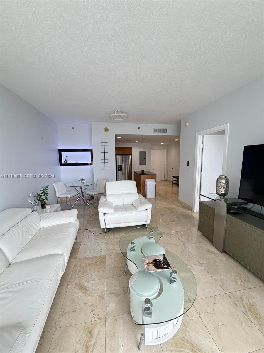 1050 Brickell Avenue 1904 Property Photo 3