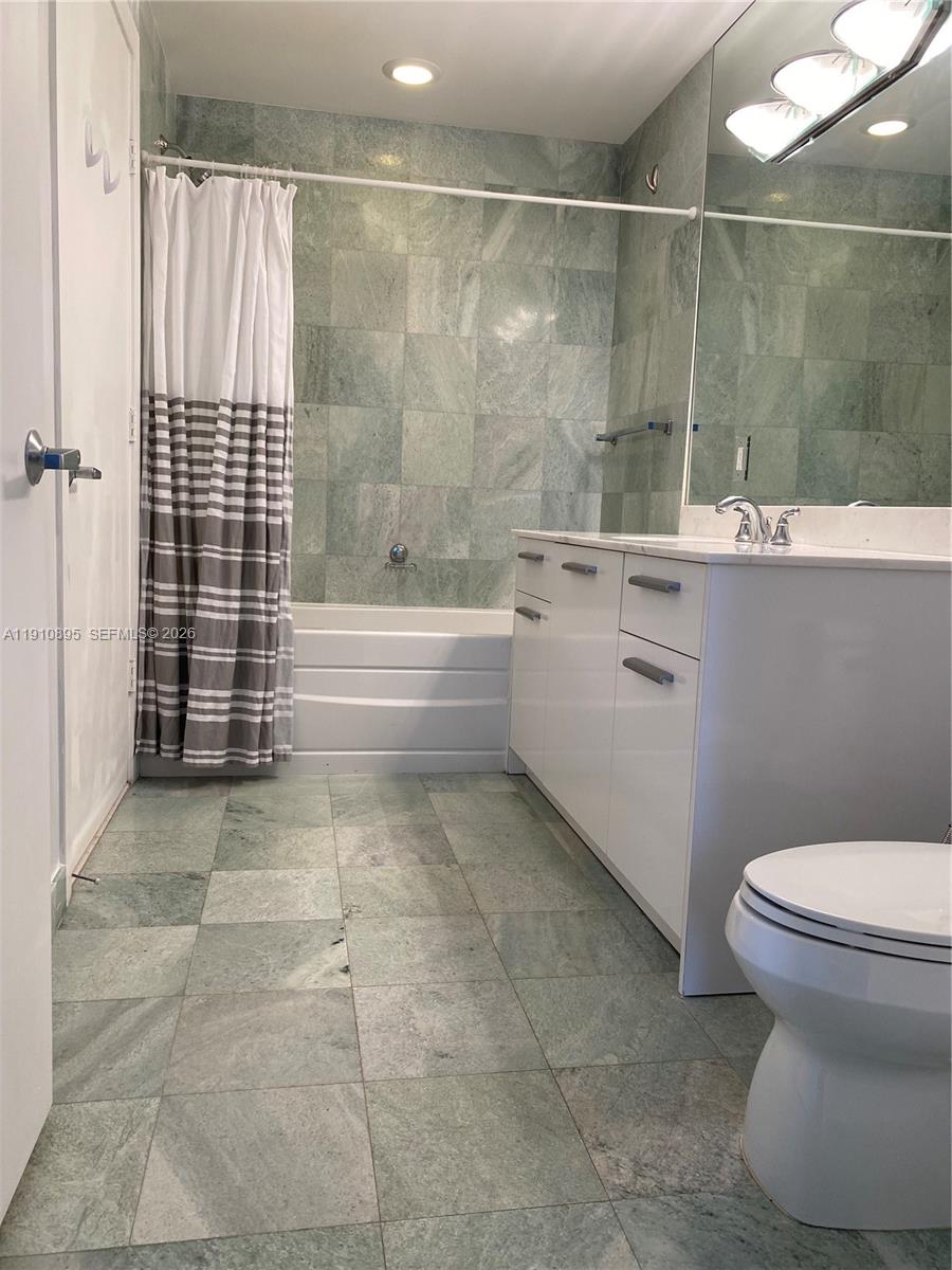 1050 Brickell Avenue 1904 Property Photo 14