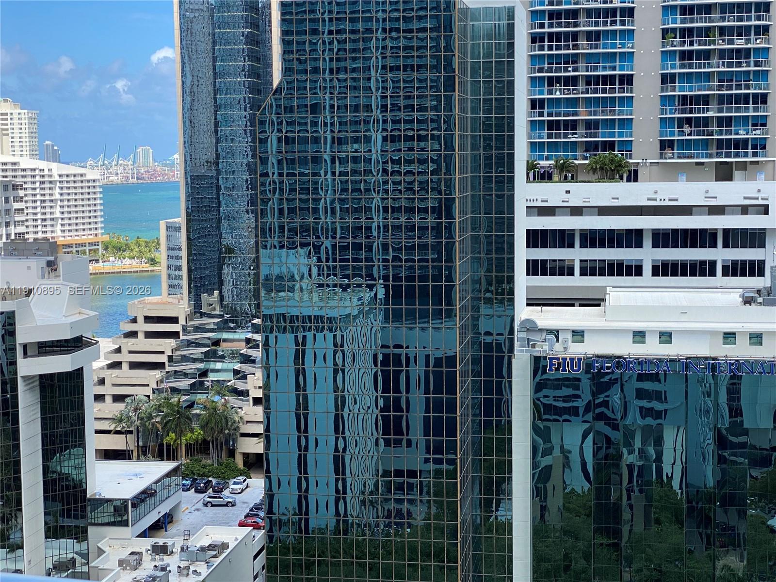 1050 Brickell Avenue 1904 Property Photo 21