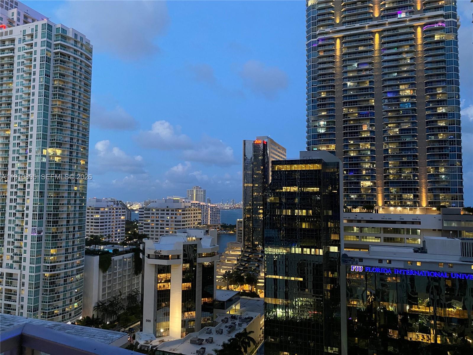 1050 Brickell Avenue 1904 Property Photo 22