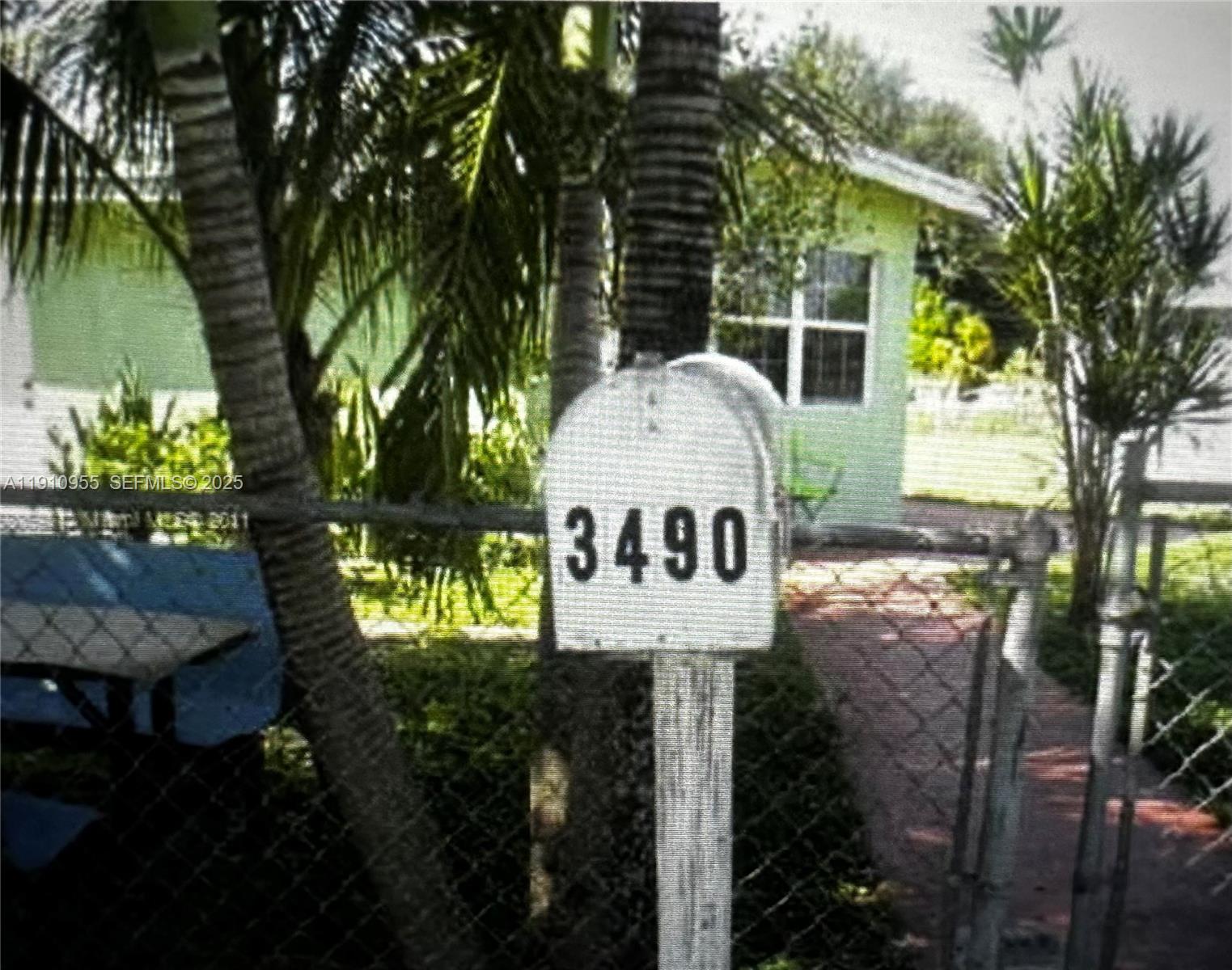 3490 Sw 56th Avenue Property Photo 2