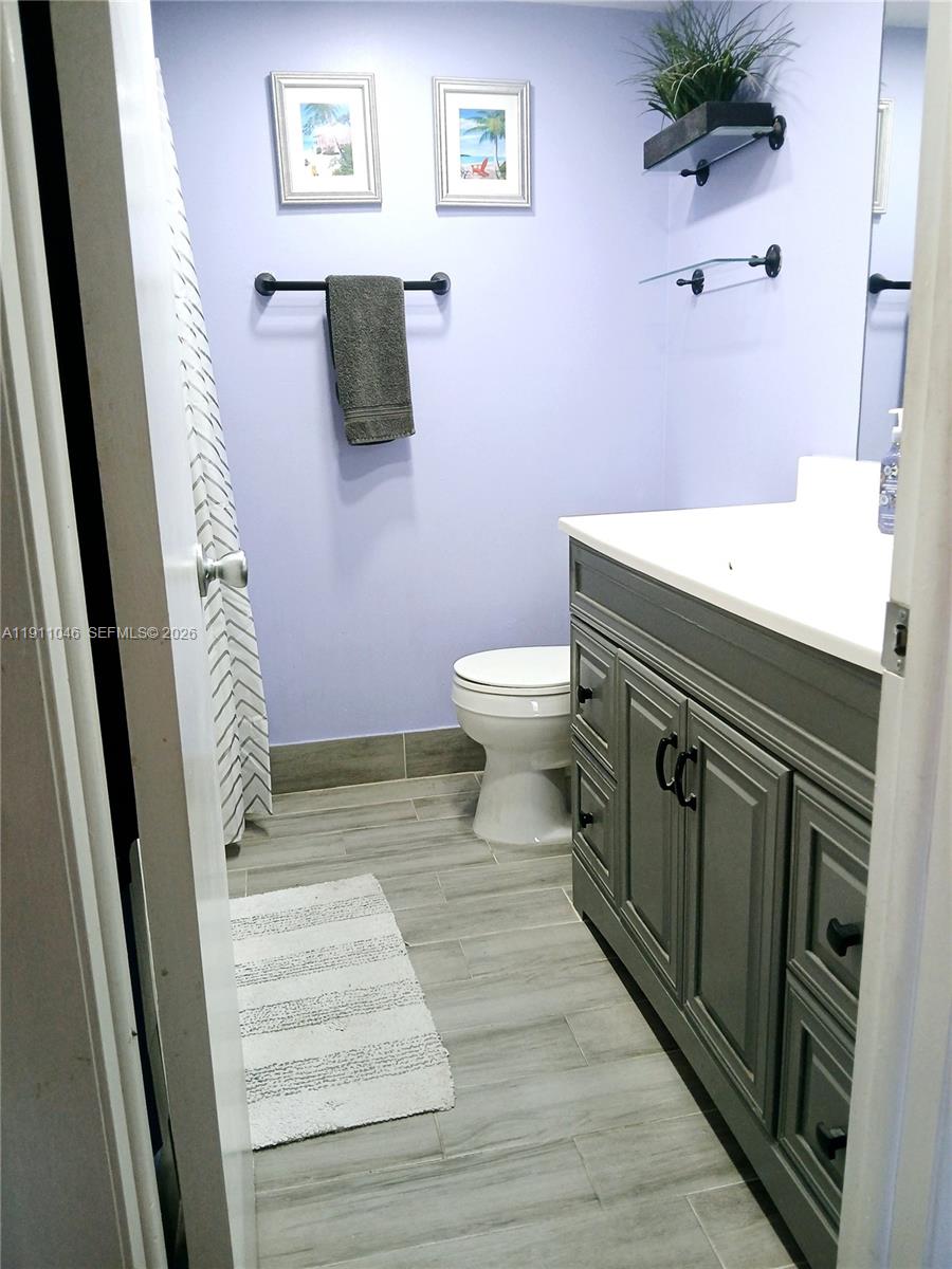 10442 Sunrise Lakes Boulevard 203 Property Photo 5