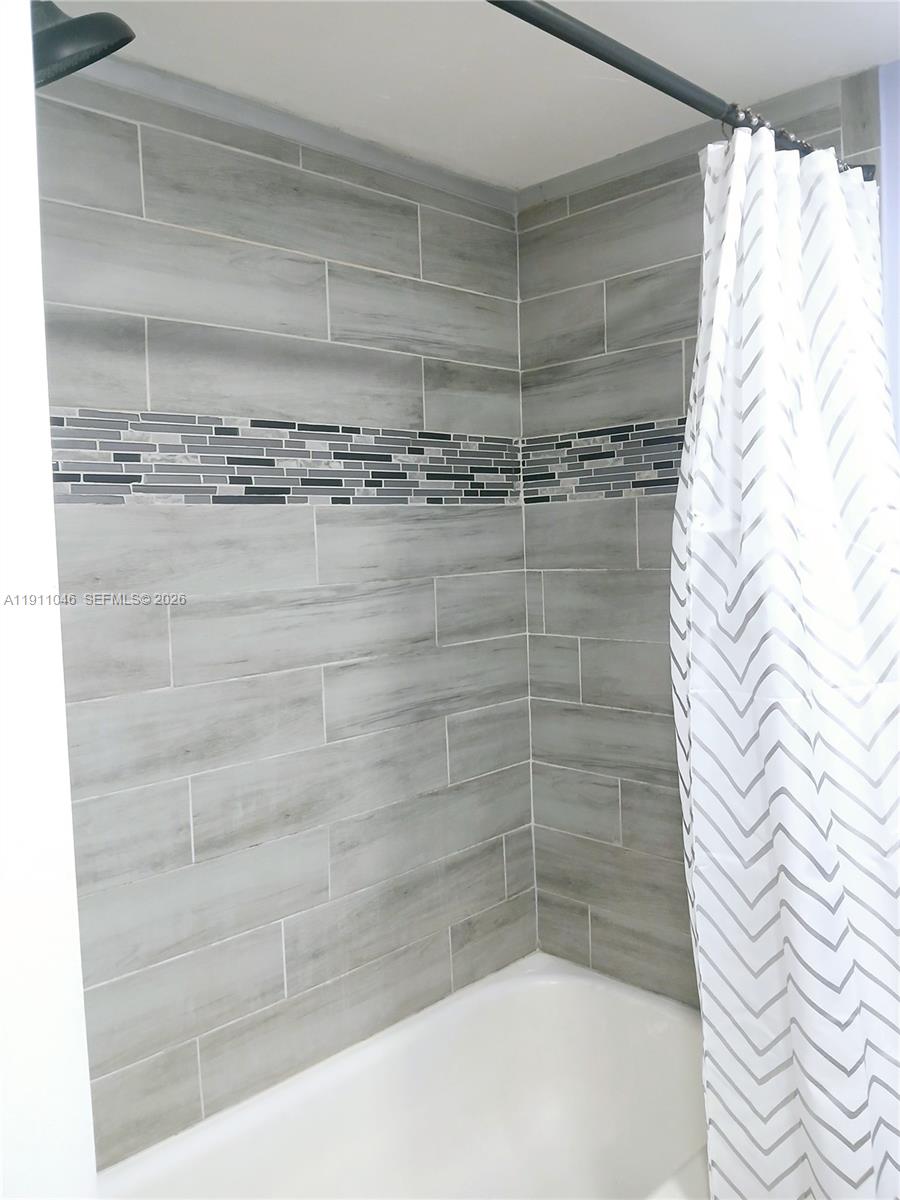 10442 Sunrise Lakes Boulevard 203 Property Photo 6