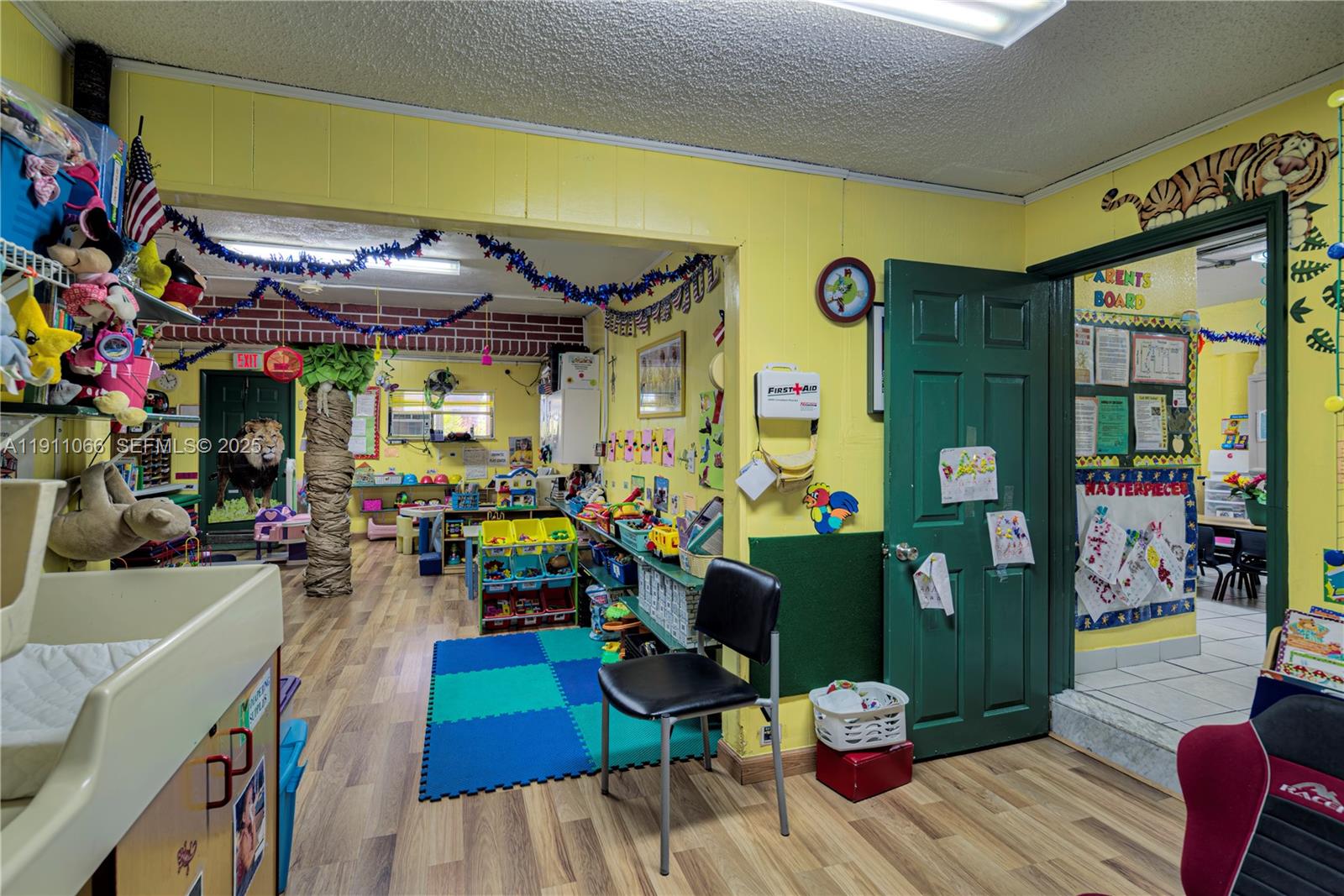 A11911066 Property Photo 2