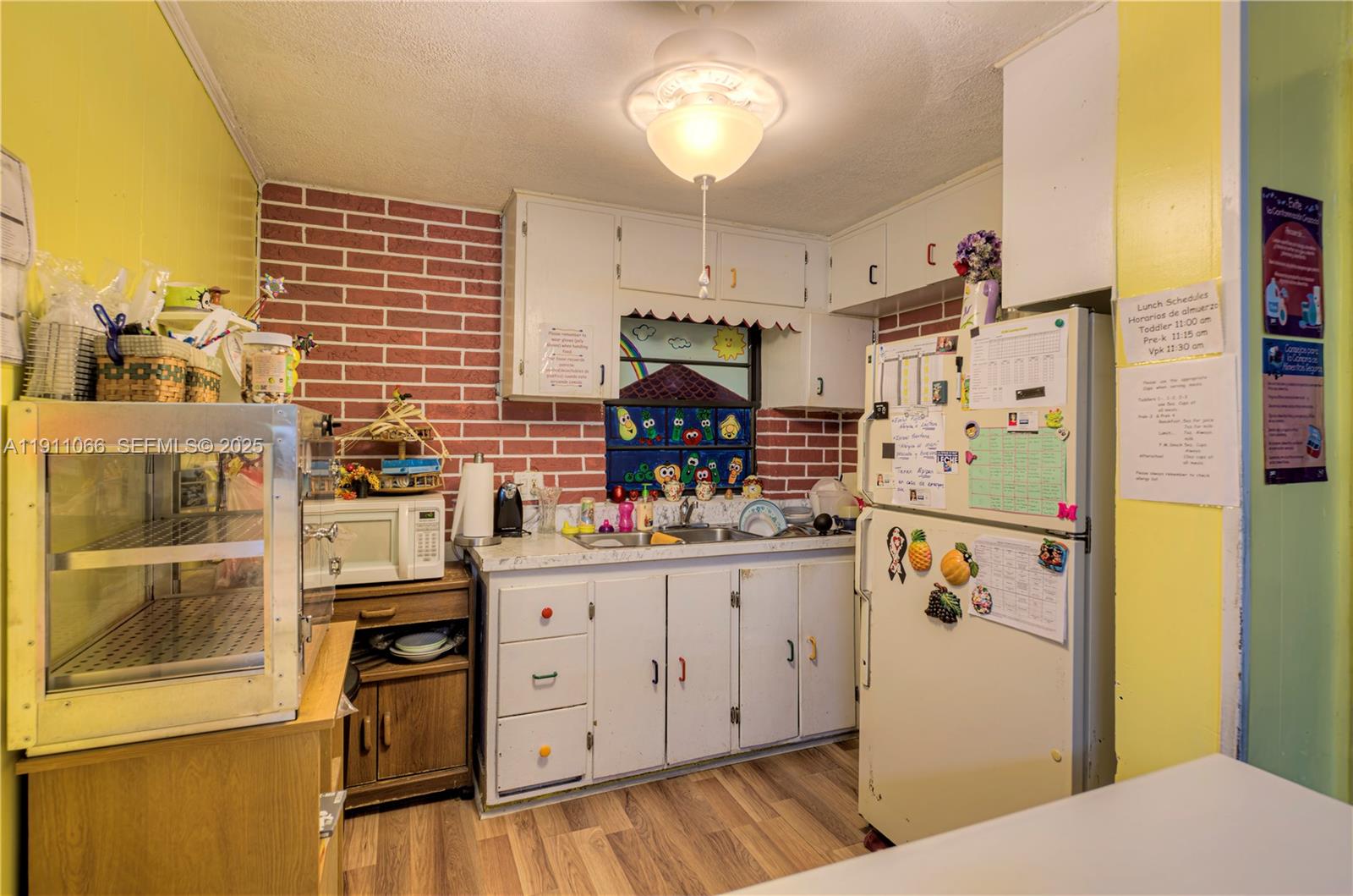 A11911066 Property Photo 12