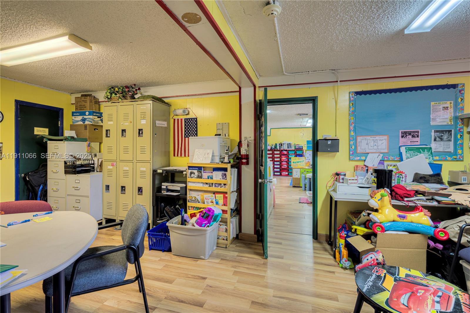 A11911066 Property Photo 17