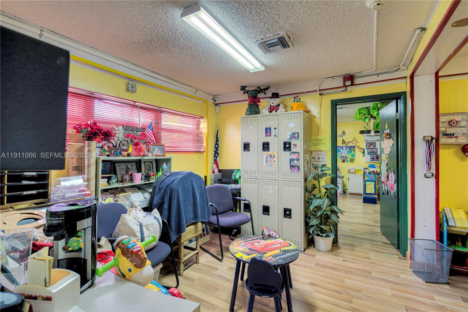 A11911066 Property Photo 21