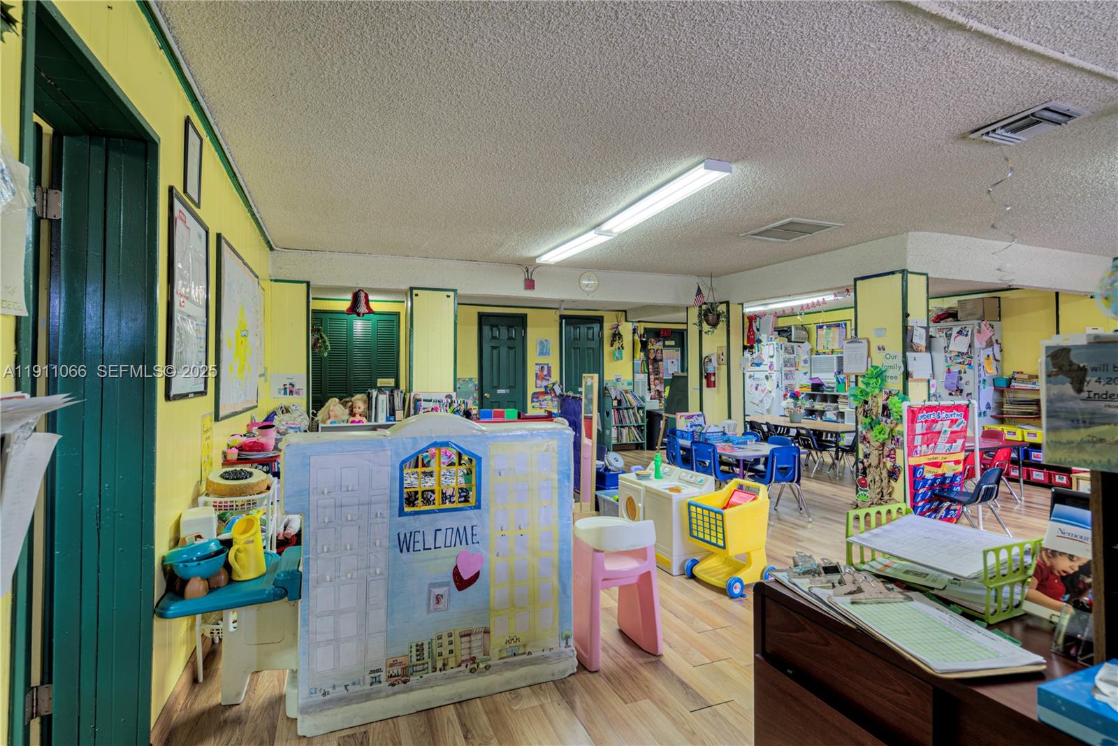 A11911066 Property Photo 23
