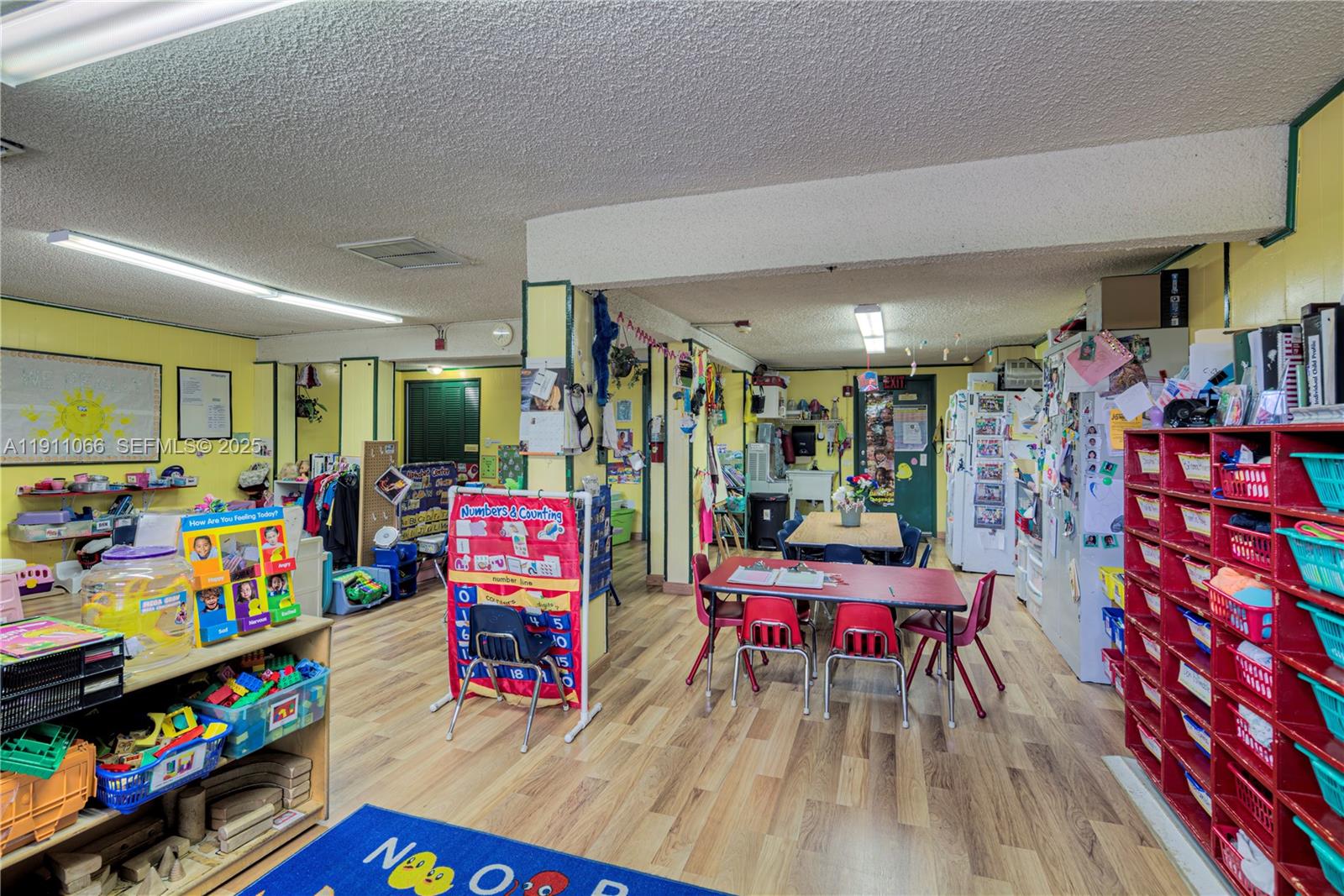 A11911066 Property Photo 25