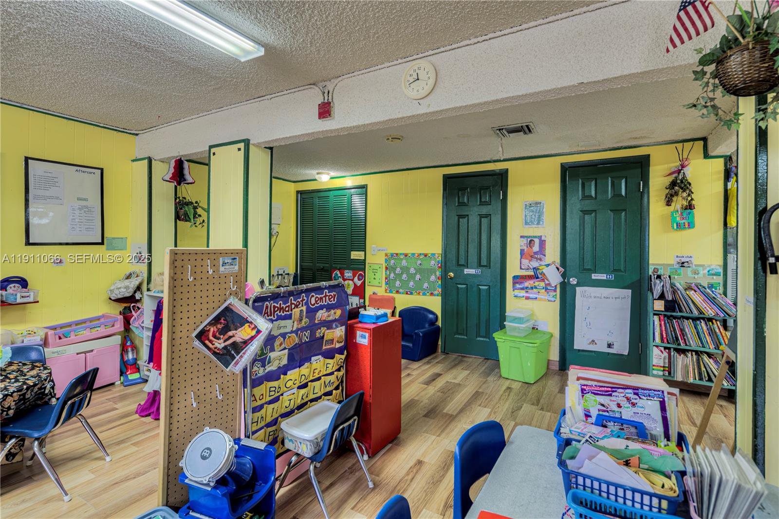 A11911066 Property Photo 30
