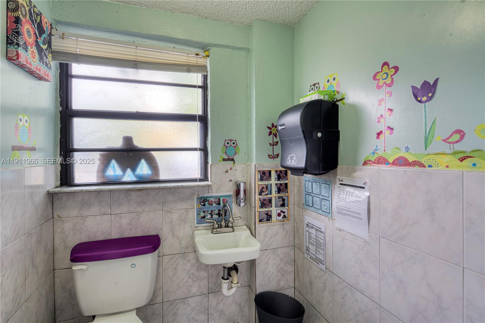 A11911066 Property Photo 31